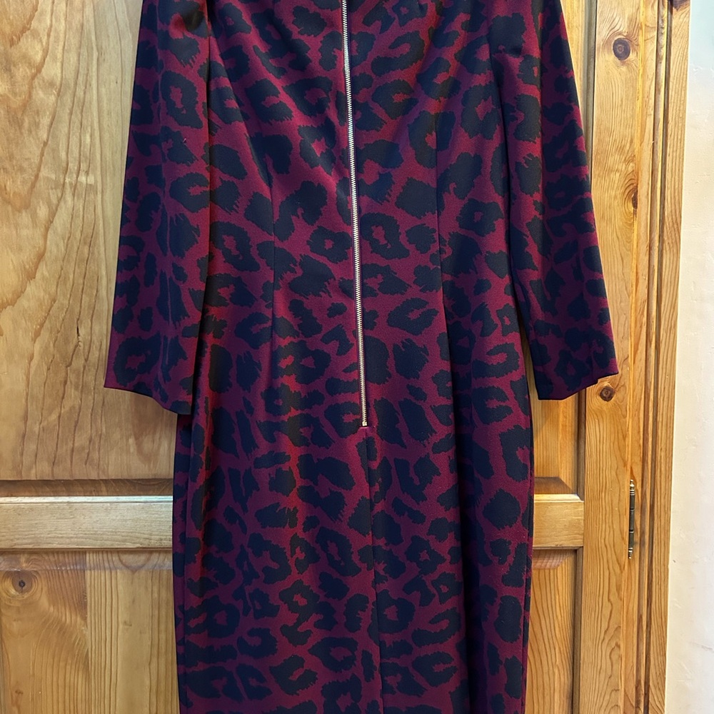 Size 8 burgundy and black dress with gold zipper in back